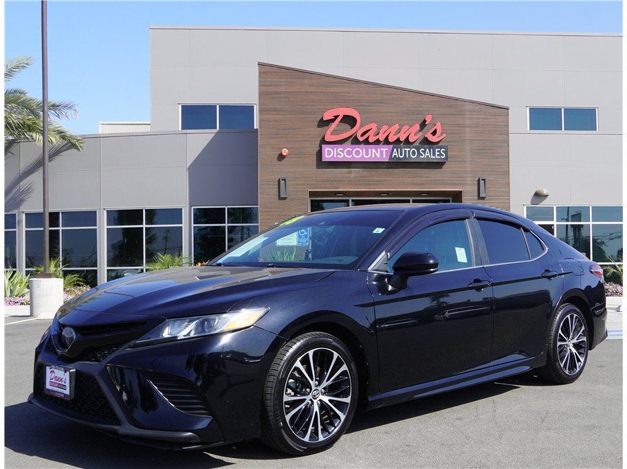 2018 Toyota Camry SE Sedan 4D