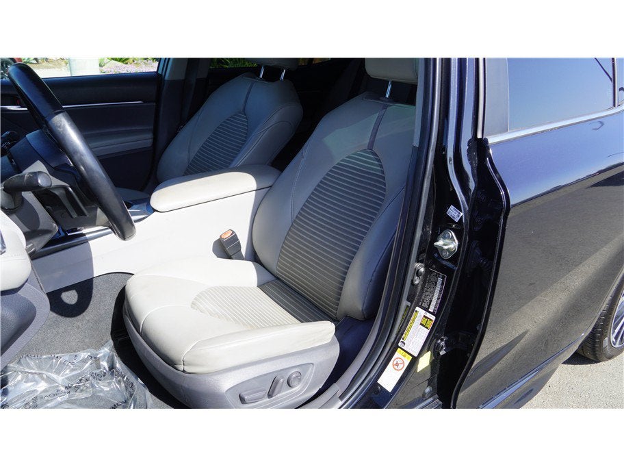 2018 Toyota Camry SE Sedan 4D