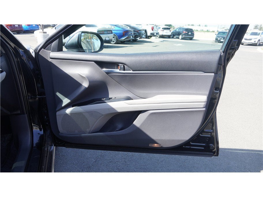 2018 Toyota Camry SE Sedan 4D