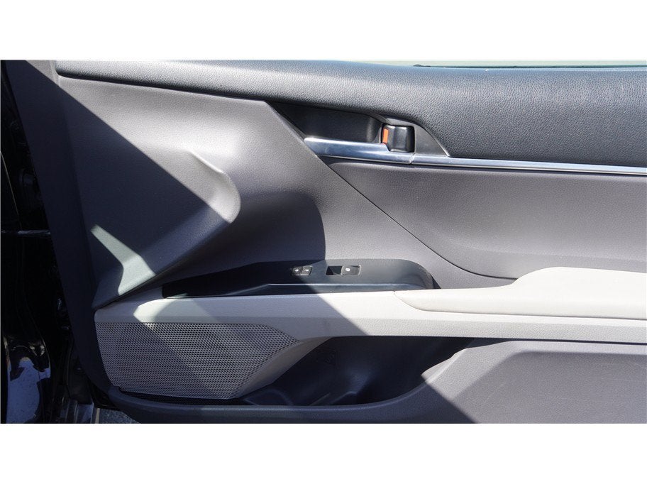 2018 Toyota Camry SE Sedan 4D