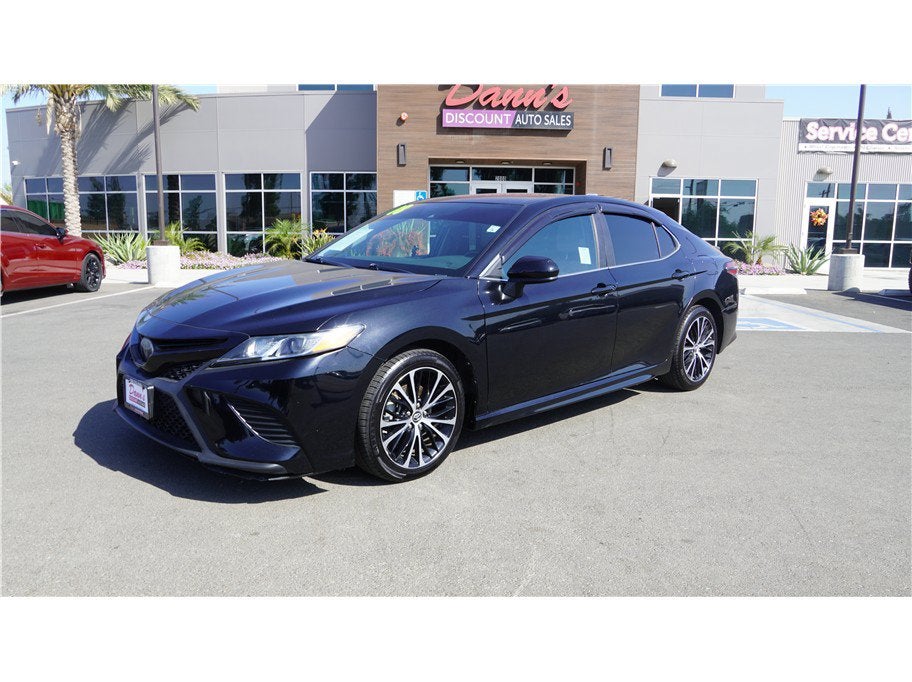 2018 Toyota Camry SE Sedan 4D