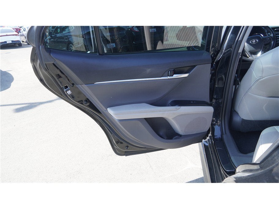 2018 Toyota Camry SE Sedan 4D