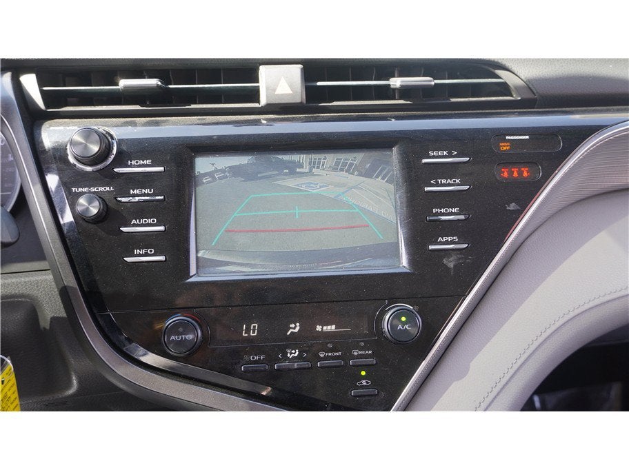 2018 Toyota Camry SE Sedan 4D
