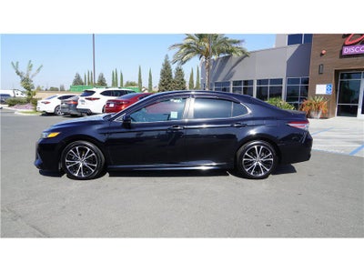 2018 Toyota Camry SE Sedan 4D