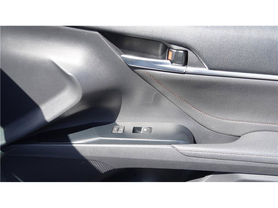 2018 Toyota Camry XLE Sedan 4D