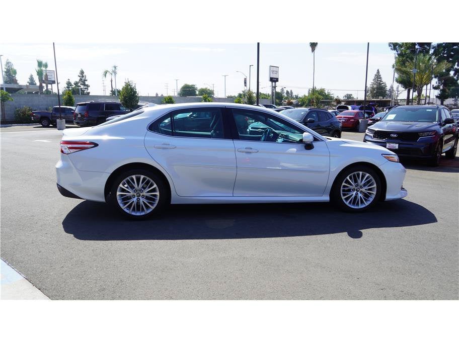 2018 Toyota Camry XLE Sedan 4D