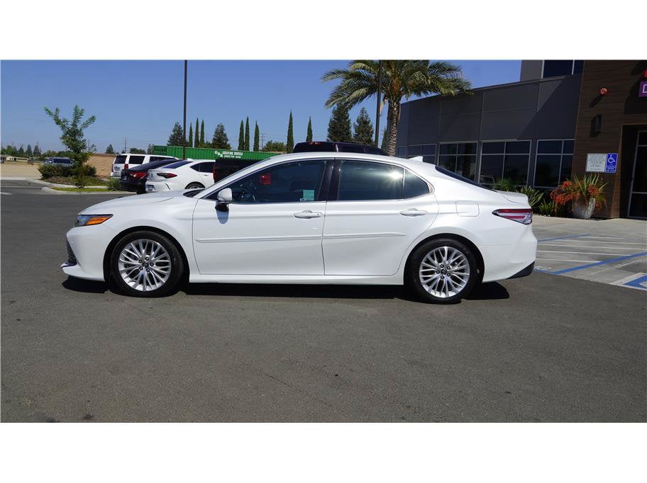 2018 Toyota Camry XLE Sedan 4D