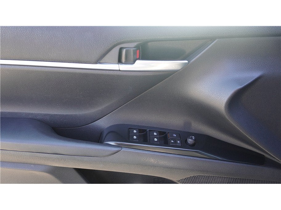 2018 Toyota Camry SE Sedan 4D