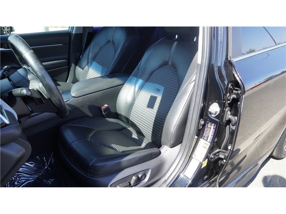 2018 Toyota Camry SE Sedan 4D