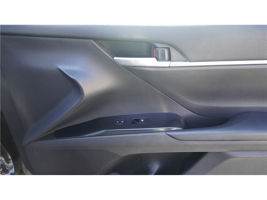 2018 Toyota Camry SE Sedan 4D