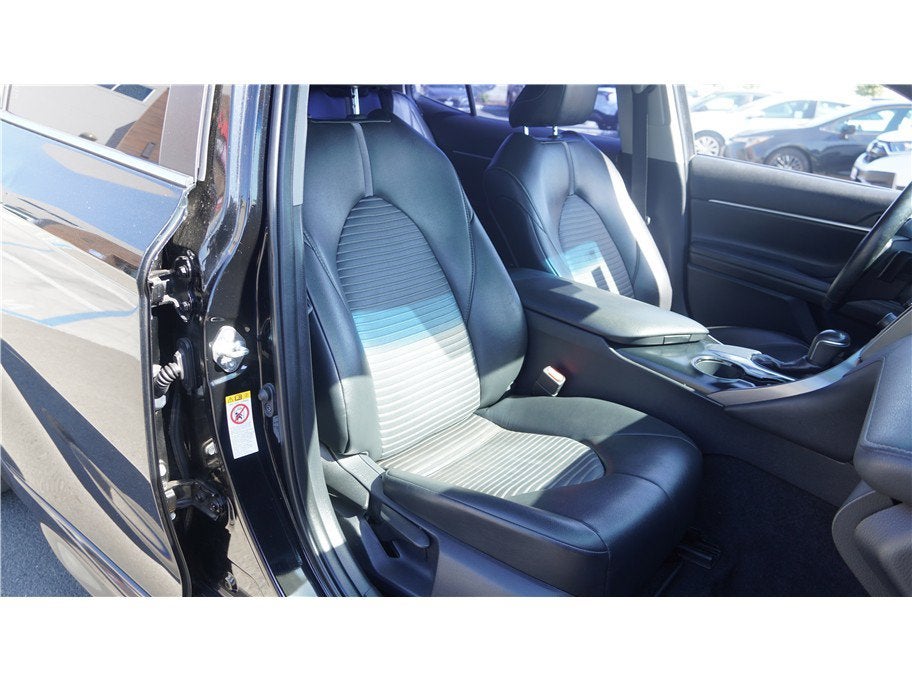 2018 Toyota Camry SE Sedan 4D