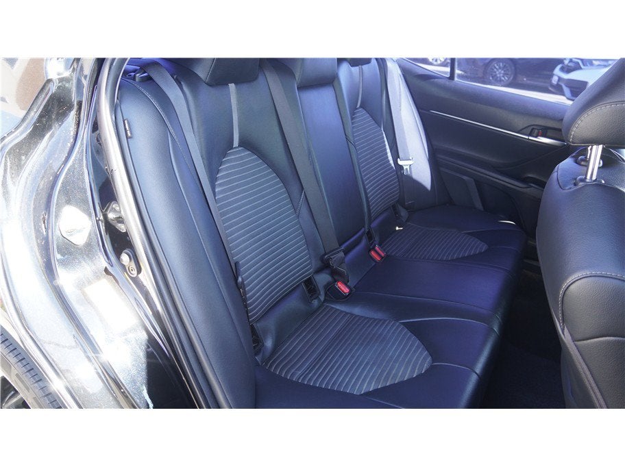 2018 Toyota Camry SE Sedan 4D