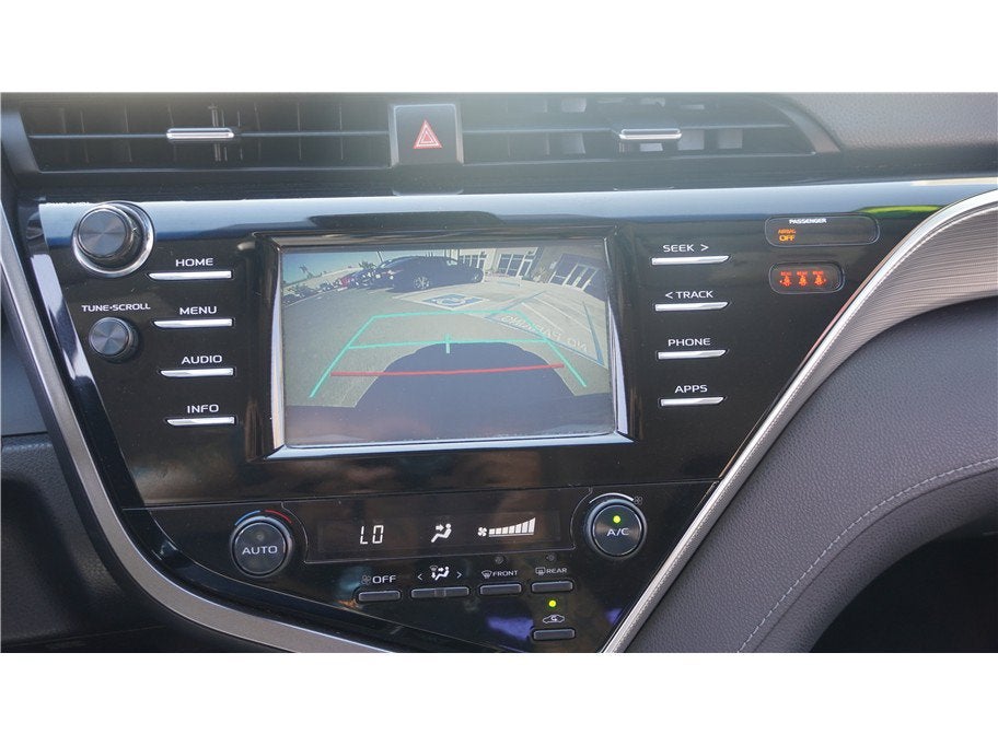 2018 Toyota Camry SE Sedan 4D