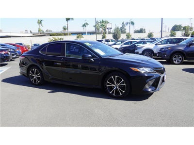 2018 Toyota Camry SE Sedan 4D