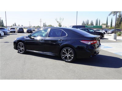 2018 Toyota Camry SE Sedan 4D