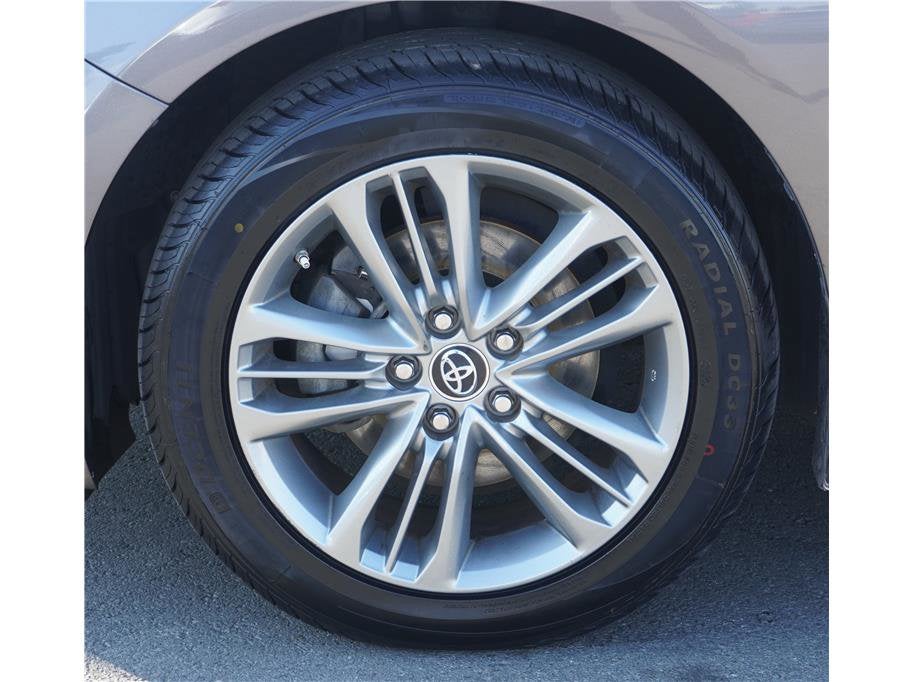 2015 Toyota Camry SE Sedan 4D