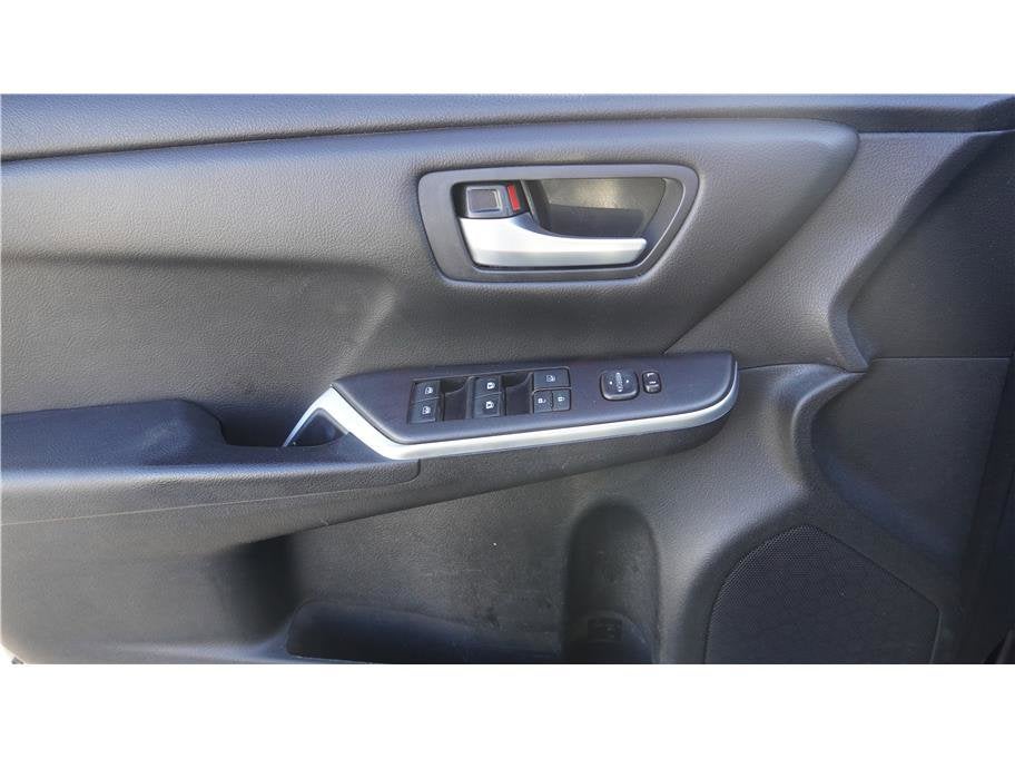 2015 Toyota Camry SE Sedan 4D