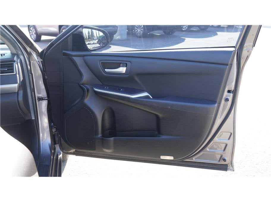 2015 Toyota Camry SE Sedan 4D