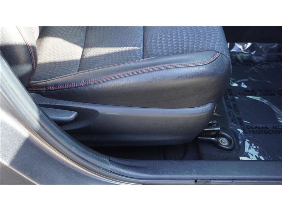 2015 Toyota Camry SE Sedan 4D