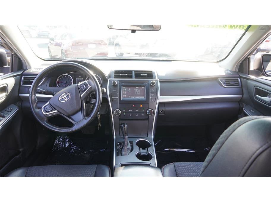 2015 Toyota Camry SE Sedan 4D