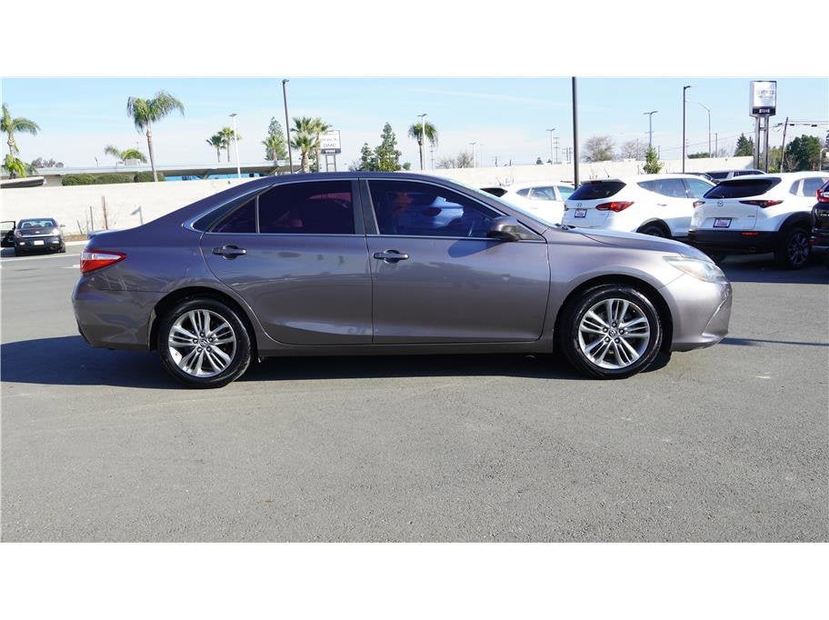 2015 Toyota Camry SE Sedan 4D