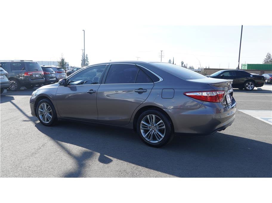 2015 Toyota Camry SE Sedan 4D