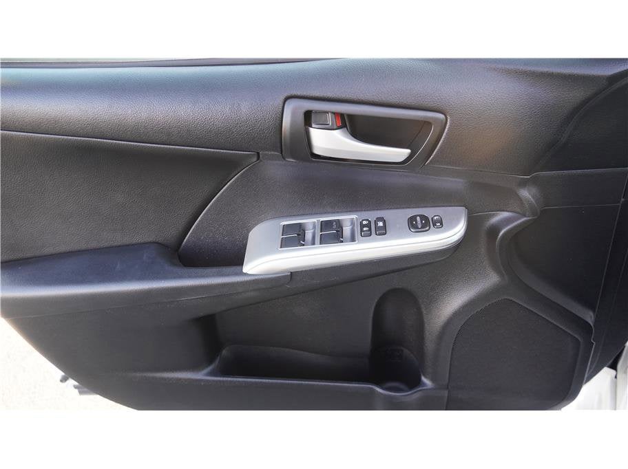 2014 Toyota Camry SE Sedan 4D