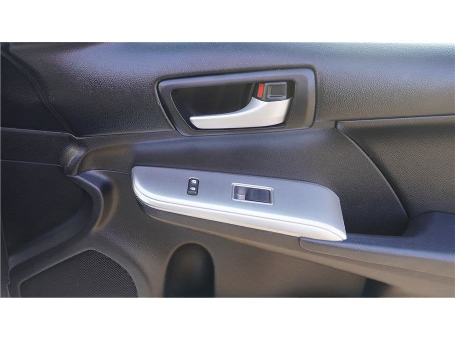 2014 Toyota Camry SE Sedan 4D