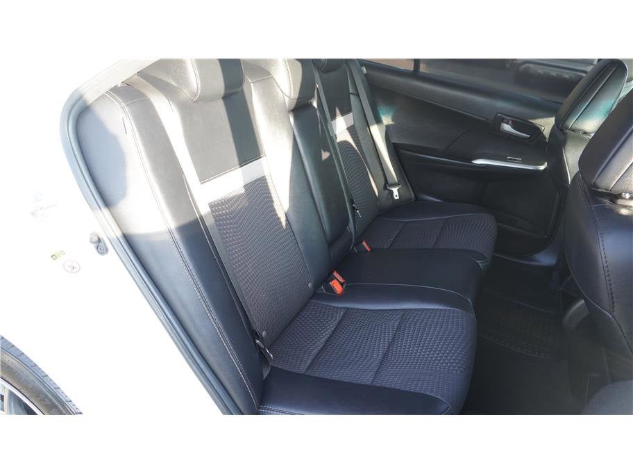 2014 Toyota Camry SE Sedan 4D