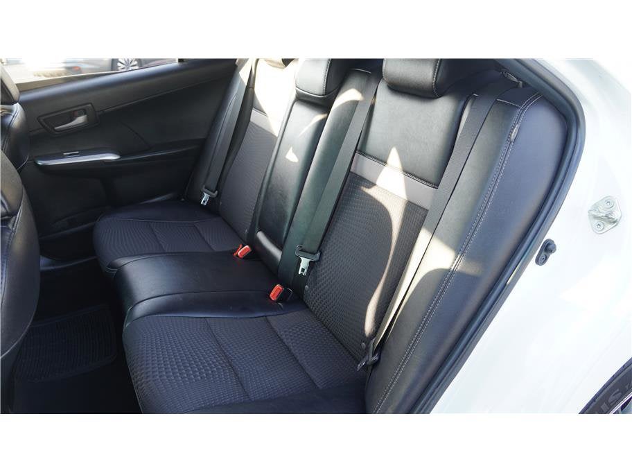 2014 Toyota Camry SE Sedan 4D