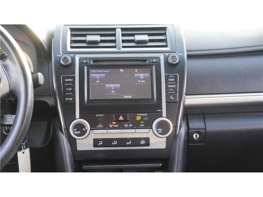 2014 Toyota Camry SE Sedan 4D