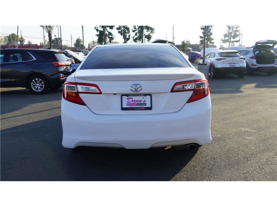 2014 Toyota Camry SE Sedan 4D