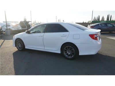2014 Toyota Camry SE Sedan 4D