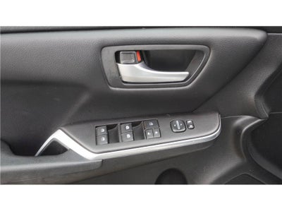 2017 Toyota Camry SE Sedan 4D