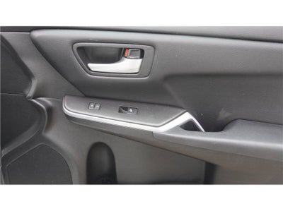 2017 Toyota Camry SE Sedan 4D