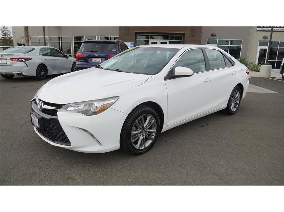 2017 Toyota Camry SE Sedan 4D