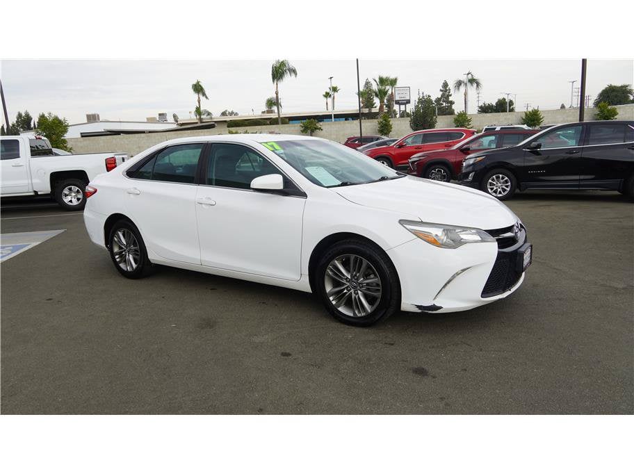 2017 Toyota Camry SE Sedan 4D