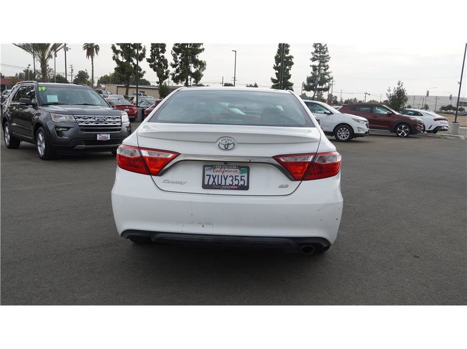 2017 Toyota Camry SE Sedan 4D