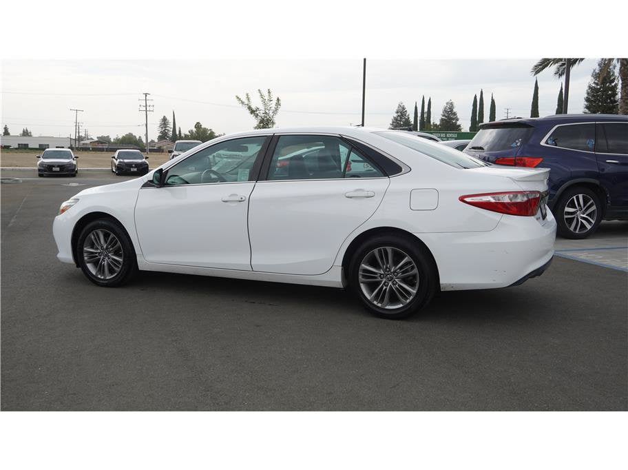 2017 Toyota Camry SE Sedan 4D