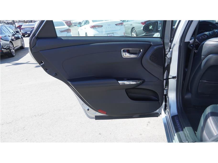 2017 Toyota Avalon Limited Sedan 4D