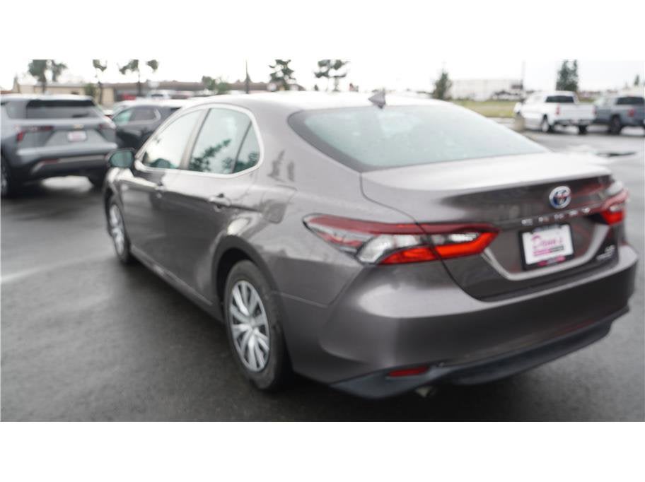 2022 Toyota Camry Hybrid LE