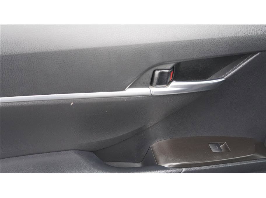 2022 Toyota Camry Hybrid LE