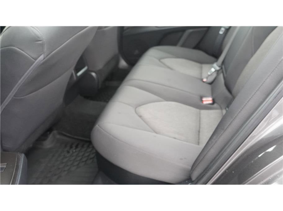 2022 Toyota Camry Hybrid LE