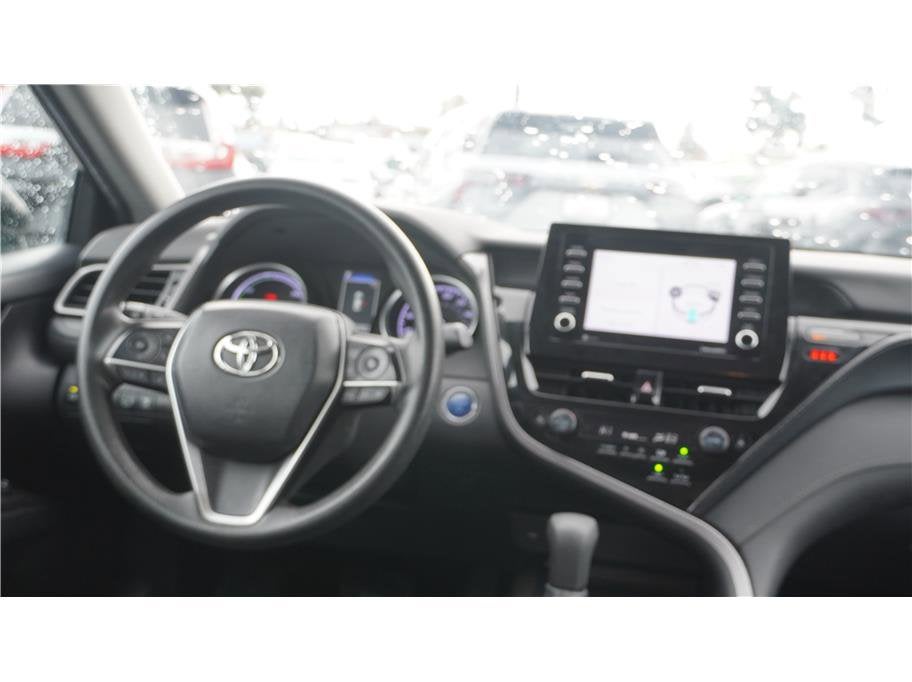 2022 Toyota Camry Hybrid LE