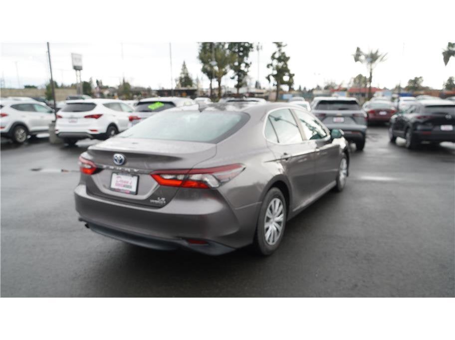 2022 Toyota Camry Hybrid LE