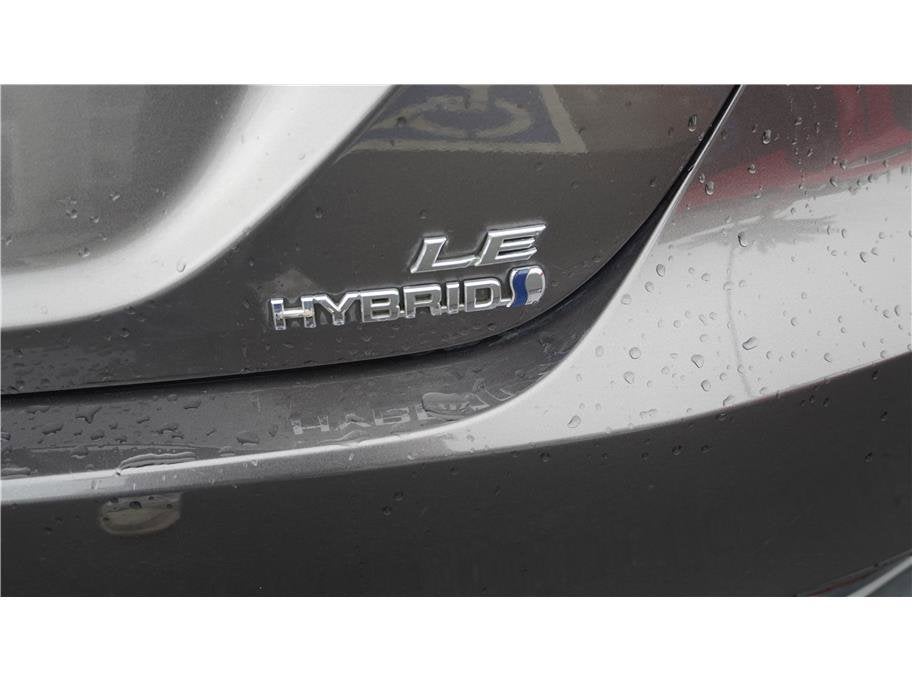 2022 Toyota Camry Hybrid LE