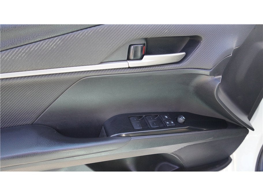 2025 Toyota Camry SE Sedan 4D