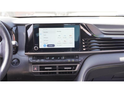 2025 Toyota Camry SE Sedan 4D