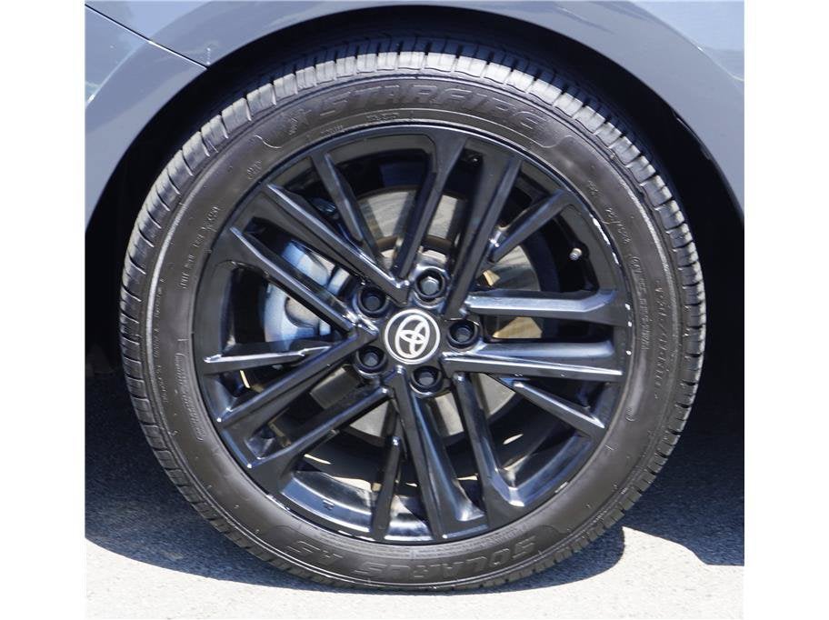2025 Toyota Camry SE Sedan 4D