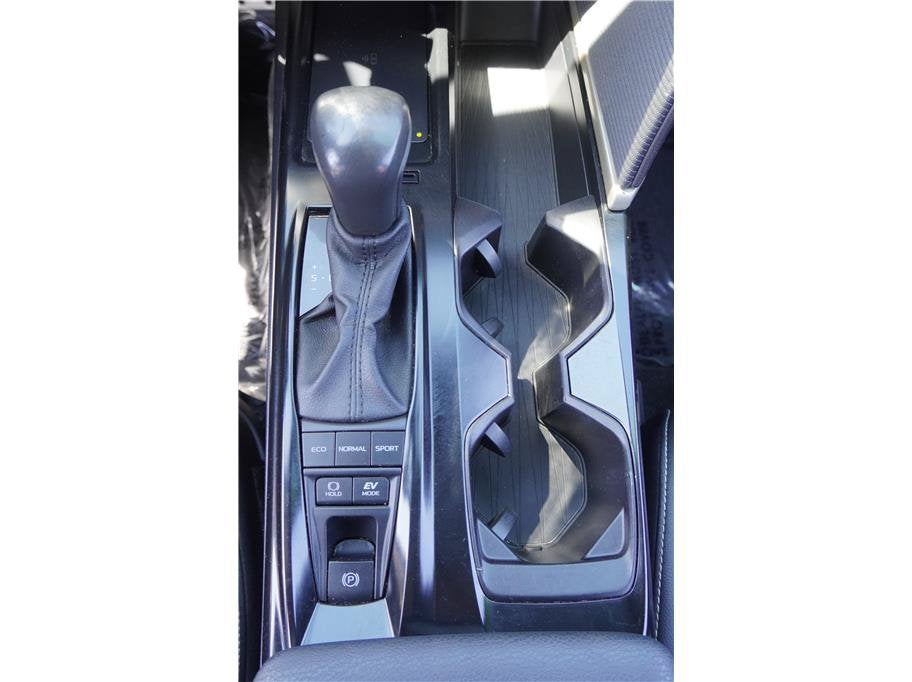 2025 Toyota Camry SE Sedan 4D